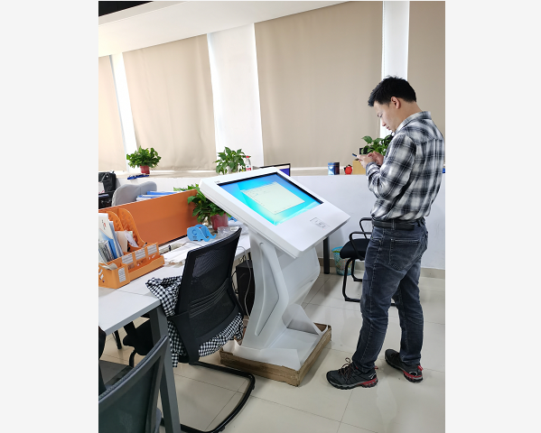  A company in Hefei purchased a 32 inch horizontal inquiry machine with second-generation certificate function