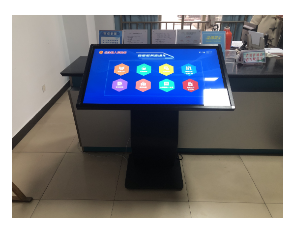  The software and hardware system of Xunbuming touch query machine was applied to a civil service center in Dangtu