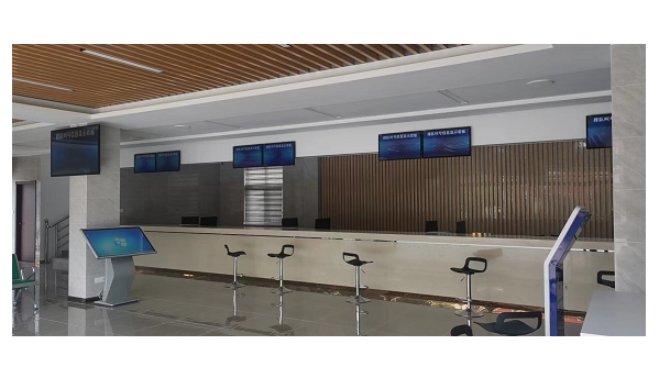  The installation of the LCD window screen queuing system and the touch inquiry machine in a service center for the people in Nanling has been completed